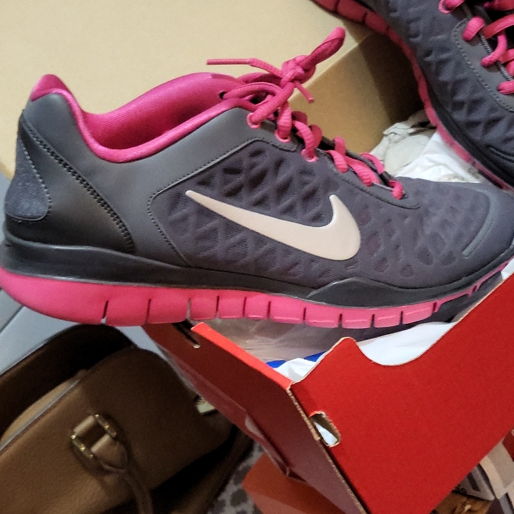 Nike Free - Picture 2 of 3